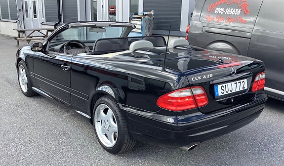 Mercedes-Benz CLK430 8 of 21