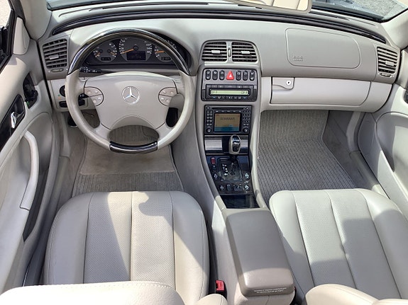 Mercedes-Benz CLK430 13 of 21