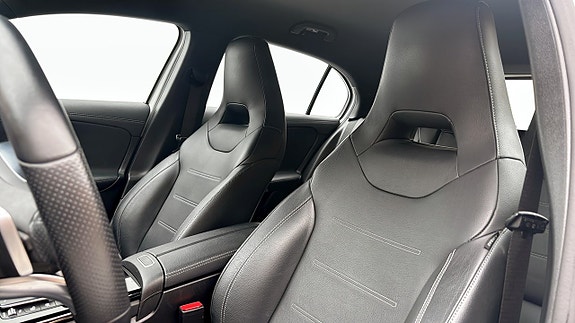 Mercedes-Benz A200 9 of 14