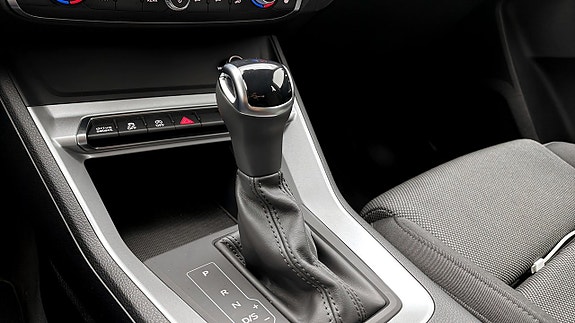 Audi Q3 12 of 15