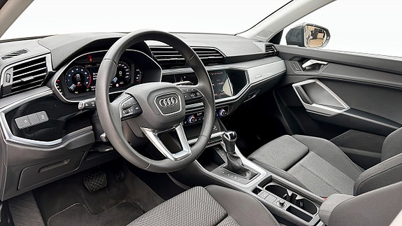 Audi Q3 7 of 15