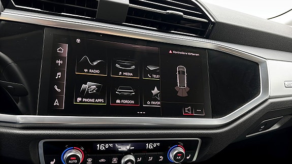 Audi Q3 14 of 15