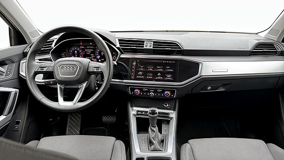 Audi Q3 11 of 15