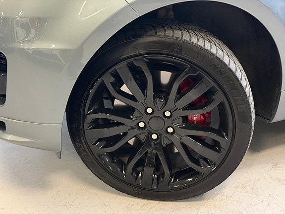 Land Rover Range Rover Sport 18 of 24