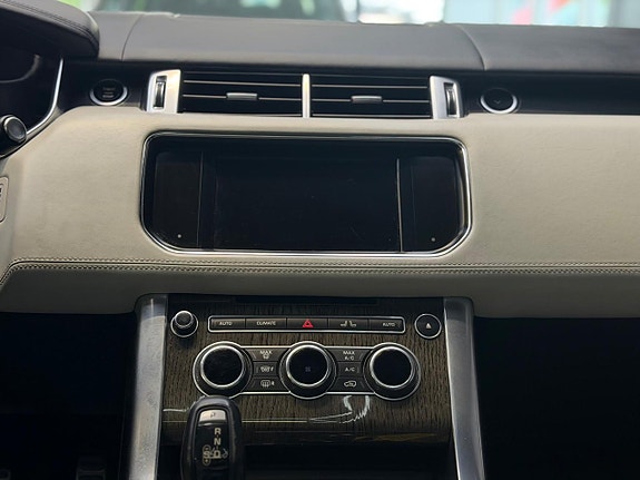 Land Rover Range Rover Sport 11 of 24