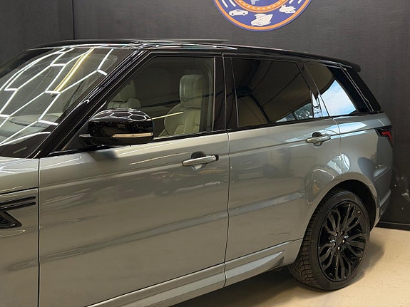 Land Rover Range Rover Sport 14 of 24