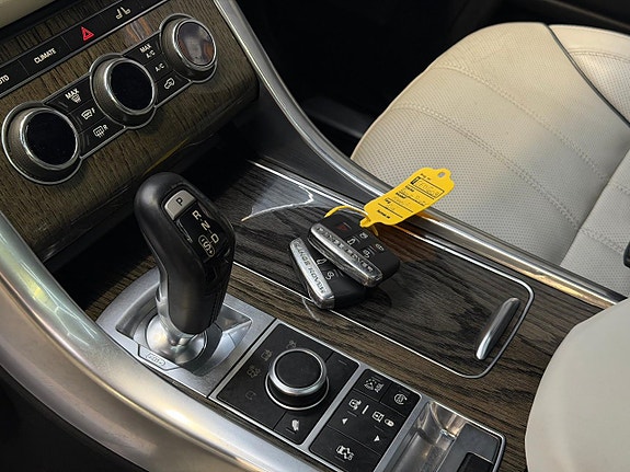 Land Rover Range Rover Sport 13 of 24