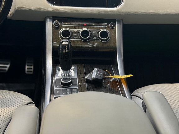 Land Rover Range Rover Sport 12 of 24