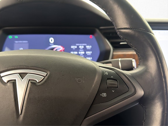 Tesla Model X 17 of 30