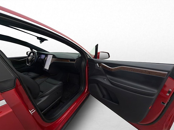 Tesla Model X 25 of 30