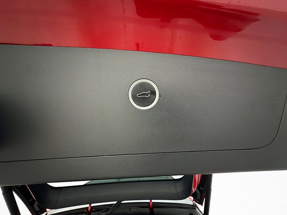 Tesla Model X 29 of 30