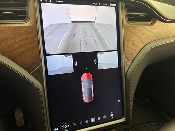 Tesla Model X 18 of 30