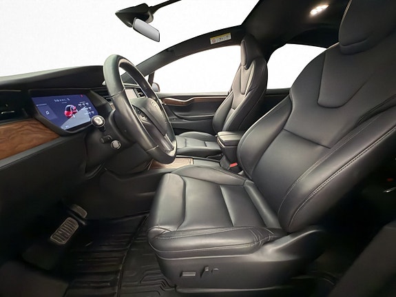 Tesla Model X 11 of 30