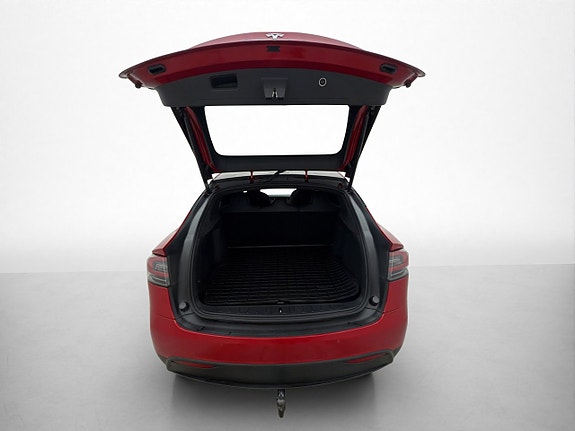 Tesla Model X 28 of 30