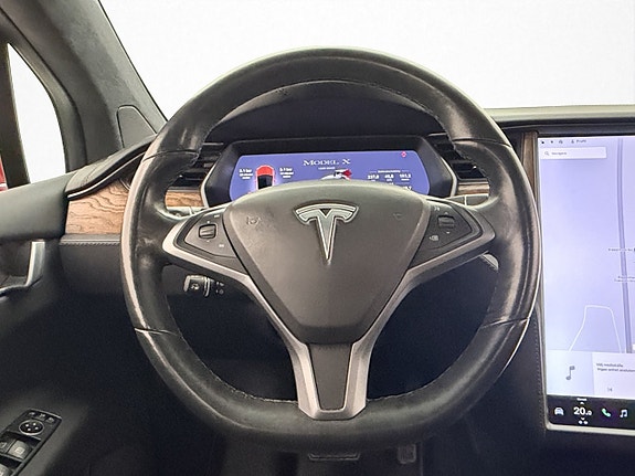Tesla Model X 14 of 30