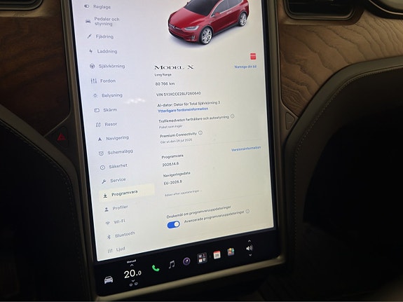 Tesla Model X 23 of 30