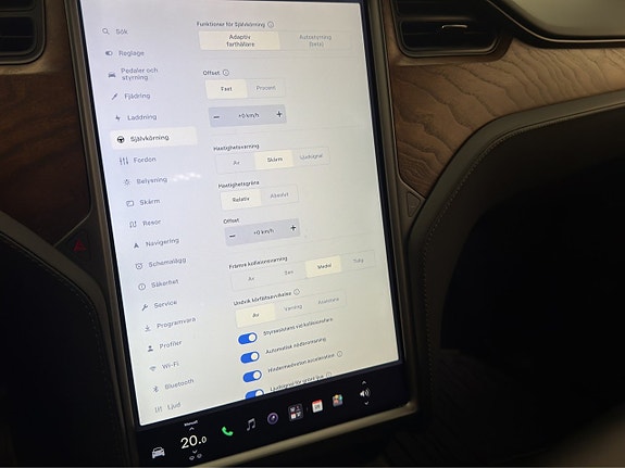 Tesla Model X 22 of 30