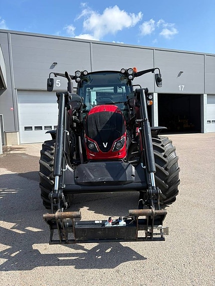 Valtra A114 HiTech Unlimited / Lastare 3 of 5