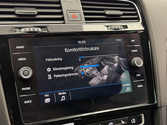 Volkswagen Golf I 21 of 30