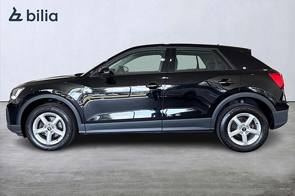 Audi Q2 2 of 5