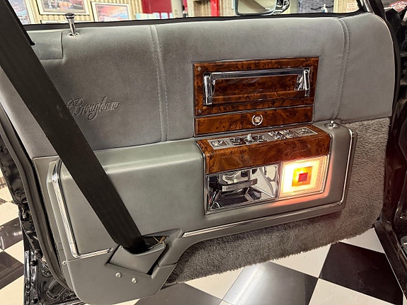 Cadillac Brougham 12 of 27