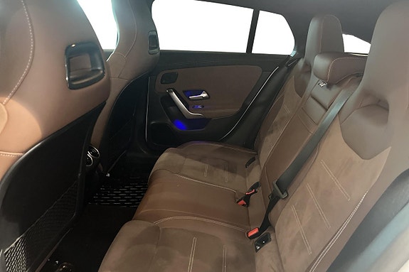 Mercedes-Benz CLA200 10 of 16