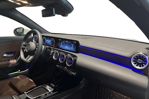 Mercedes-Benz CLA200 11 of 16