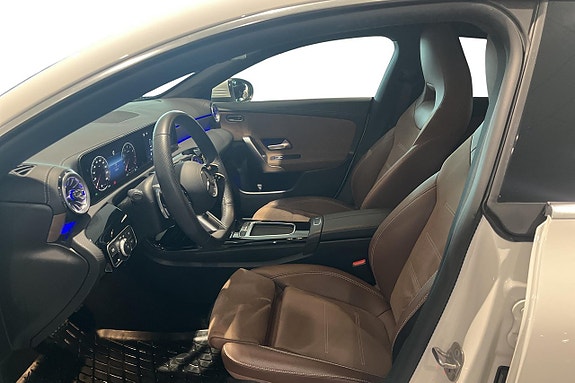 Mercedes-Benz CLA200 8 of 16