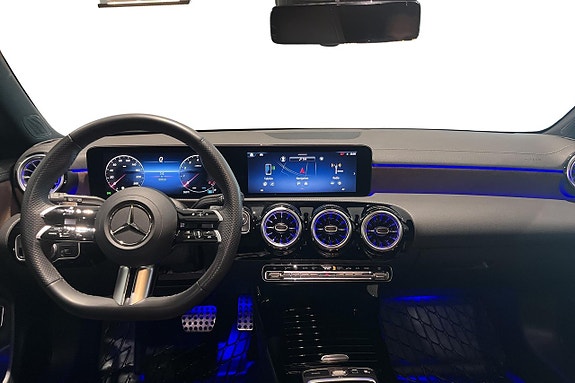 Mercedes-Benz CLA200 9 of 16