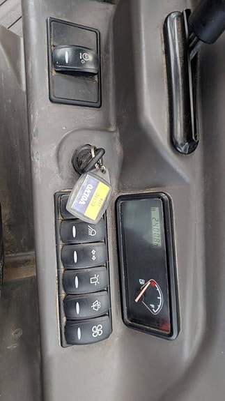 Volvo EC18D 1,8 tons  2017  2 400 timmar 4 skopor Bra skick 10 of 12