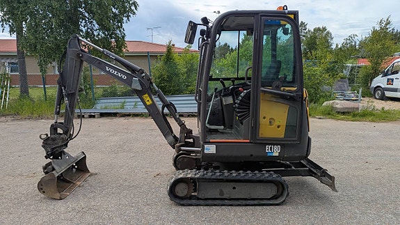 Volvo EC18D 1,8 tons  2017  2 400 timmar 4 skopor Bra skick 2 of 12