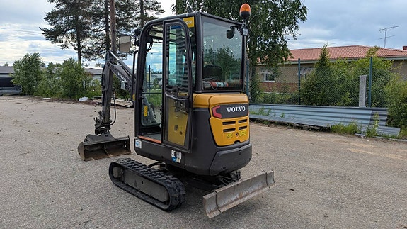 Volvo EC18D 1,8 tons  2017  2 400 timmar 4 skopor Bra skick 4 of 12