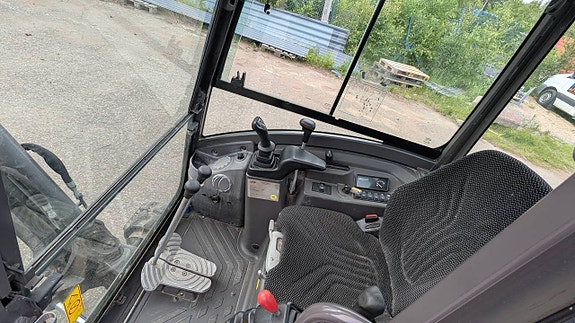 Volvo EC18D 1,8 tons  2017  2 400 timmar 4 skopor Bra skick 9 of 12
