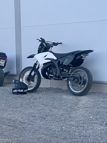 Yamaha DT50 RSM 2 of 9