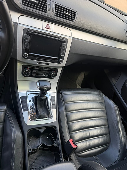 Volkswagen Passat CC 6 of 9