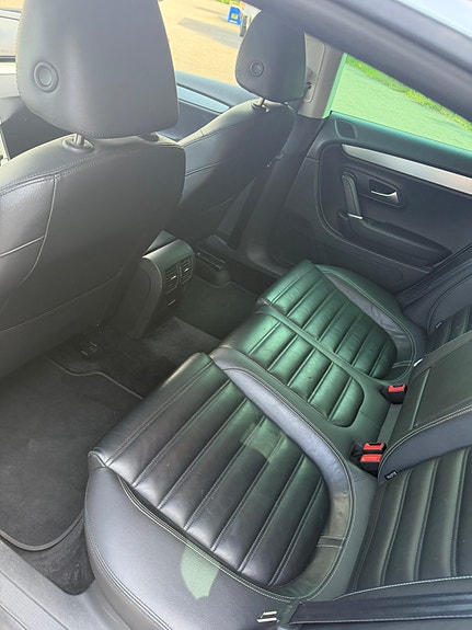 Volkswagen Passat CC 8 of 9