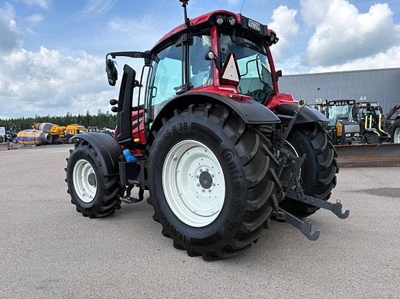 Valtra N134 Active 8 of 9
