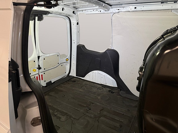 Ford Transit Connect 11 of 19
