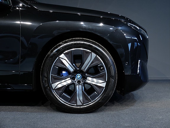 BMW iX 3 of 8