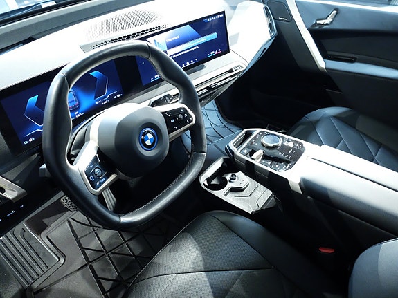 BMW iX 7 of 8