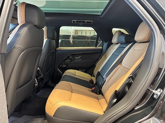 Land Rover Range Rover Sport 8 of 10