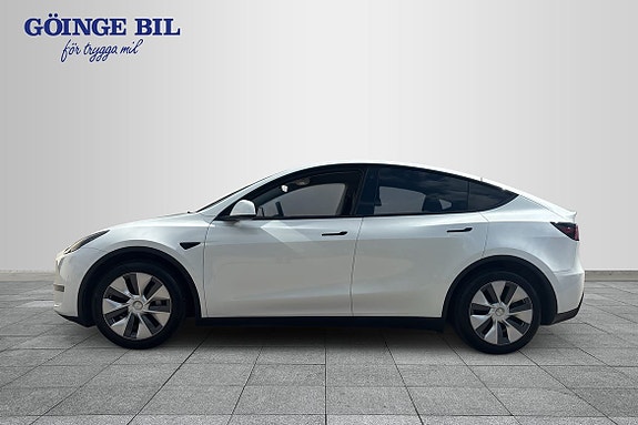 Tesla Model Y 5 of 16