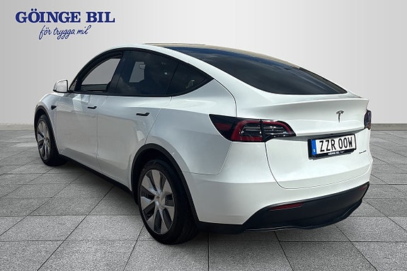 Tesla Model Y 6 of 16