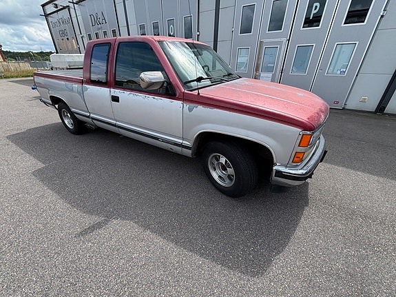 Chevrolet C1500 2 of 8