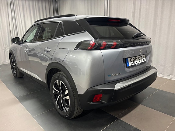 Peugeot e-2008 3 of 5