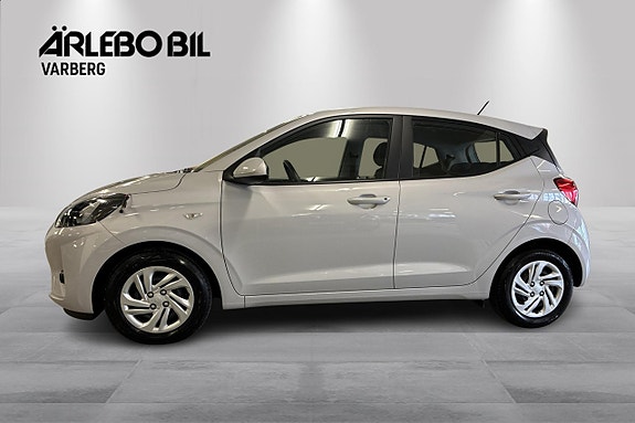 Hyundai i10 2 of 5