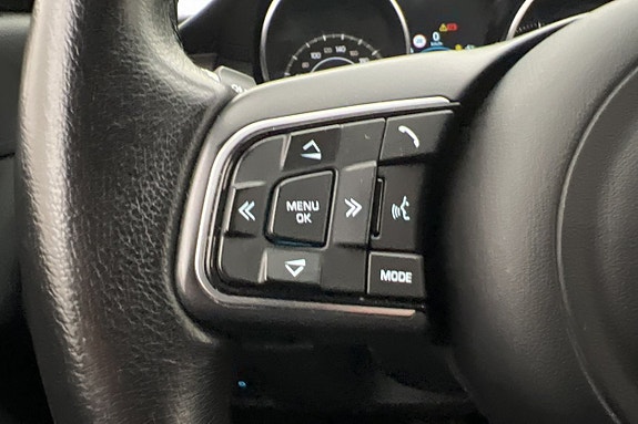 Jaguar E-PACE 11 of 25