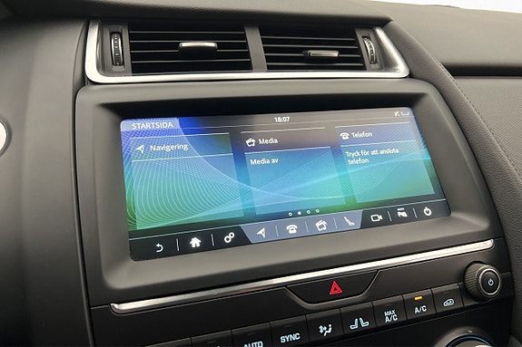 Jaguar E-PACE 14 of 25