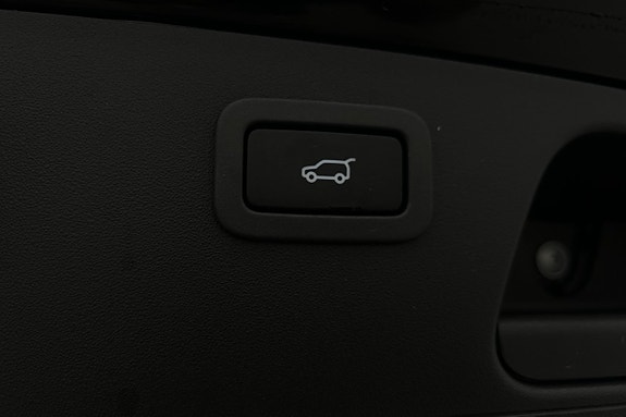 Jaguar E-PACE 25 of 25