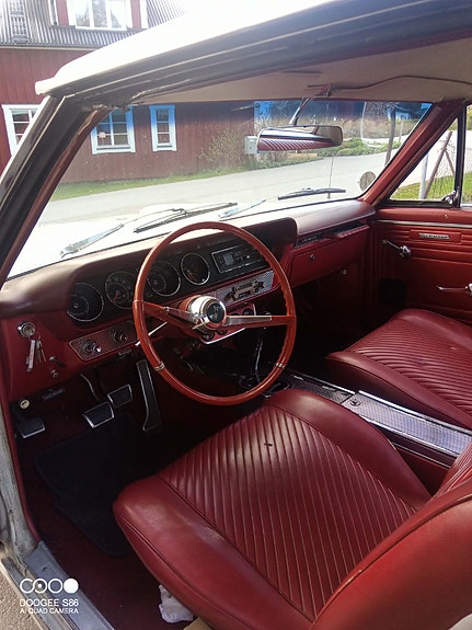 Pontiac LeMans 3 of 5